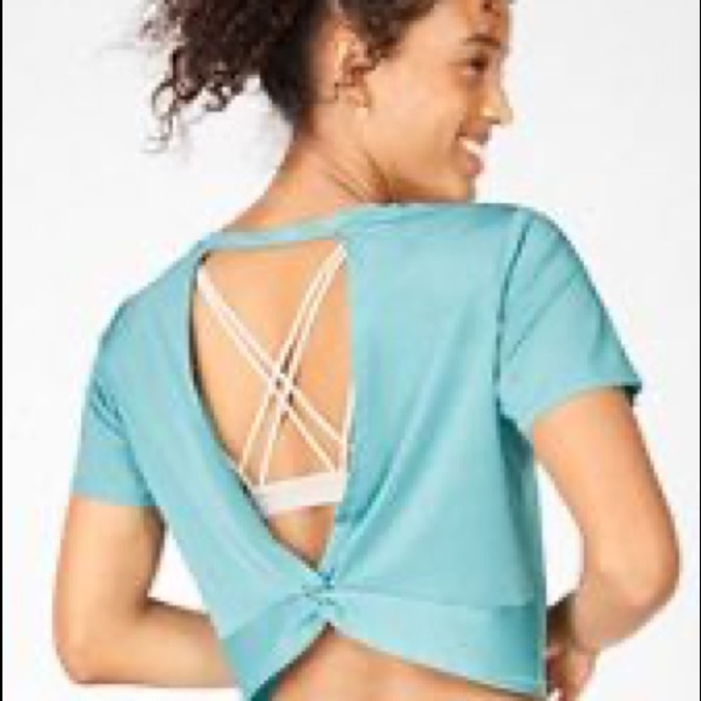 Eco-Conscious Twist Back Tee - M